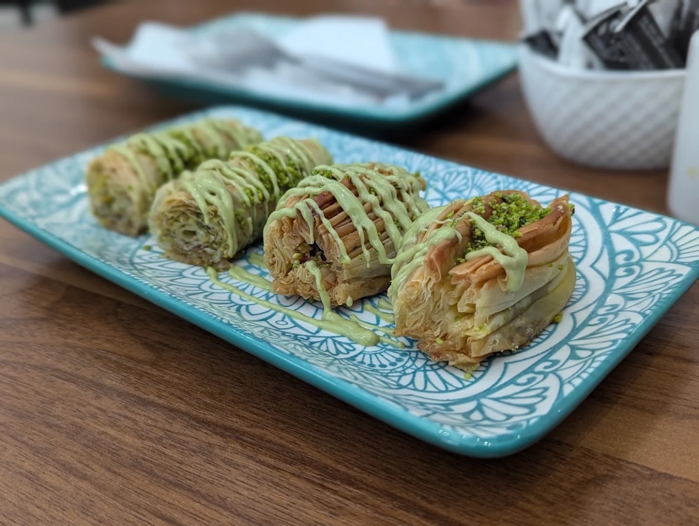 Pistachio baklava rolls